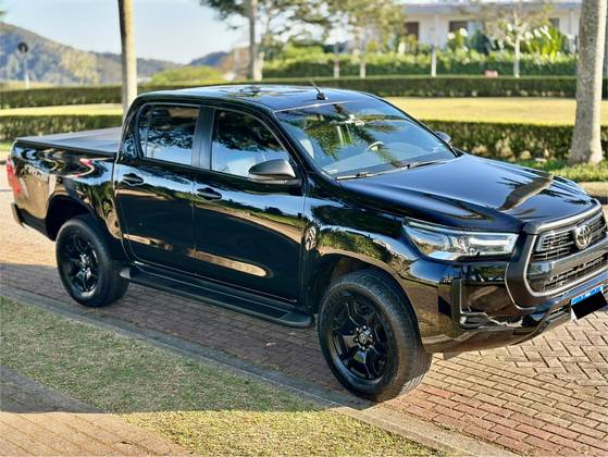 TOYOTA HILUX 2.8 D-4D TURBO DIESEL CD SRX 4X4 AUTOMÁTICO TOYOTA HILUX 2.8 D-4D TURBO DIESEL CD SRX 4X4 AUTOMÁTICO